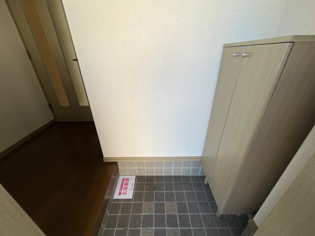 物件内観写真21　(玄関)