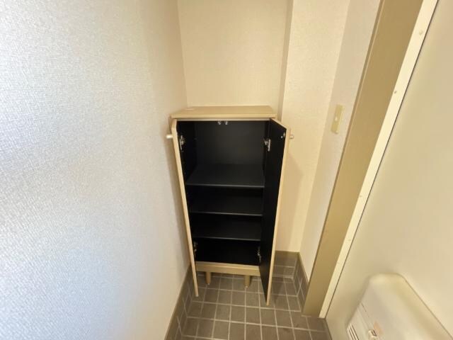 物件内観写真22　(下駄箱下段)