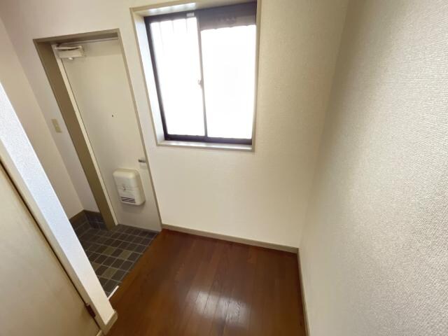 物件内観写真25　(玄関)