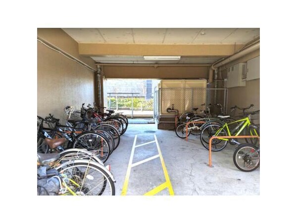 建物設備(駐輪場)