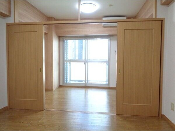 居室(※写真は同じマンションの違う部屋のものになります。)