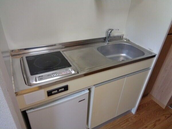 キッチン(※写真は同じマンションの違う部屋のものになります。)