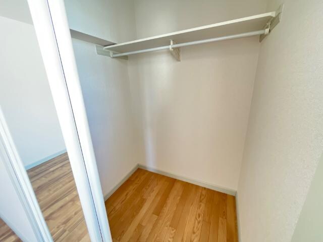 物件内観写真10　(ウォークインクローゼット)
