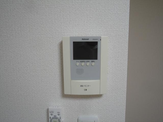 物件内観写真8　(カメラ付インターホン)