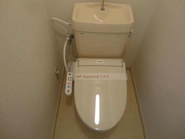 物件内観写真12　(シャワー付トイレ)