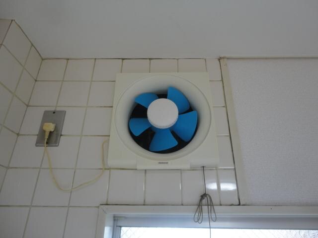物件内観写真19　(換気扇)