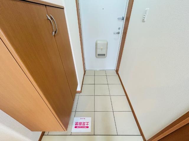 物件内観写真9　(玄関)