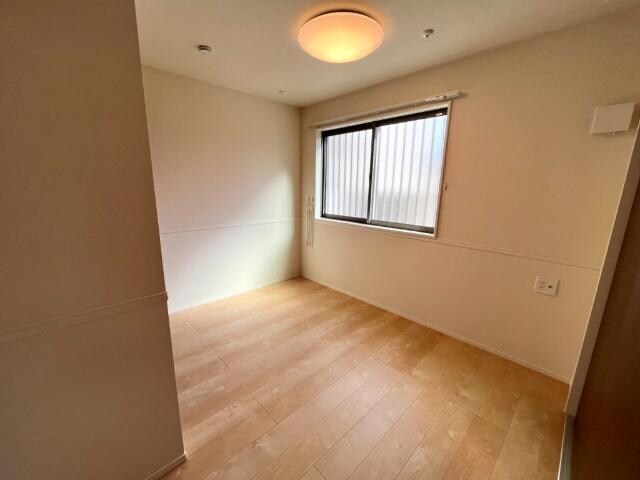 物件内観写真13　(洋室)