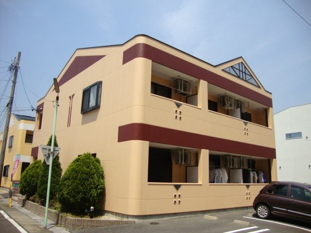 物件内観写真3　(外観写真（昼）)