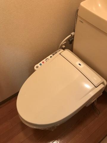 物件内観写真7　(シャワー付トイレ)