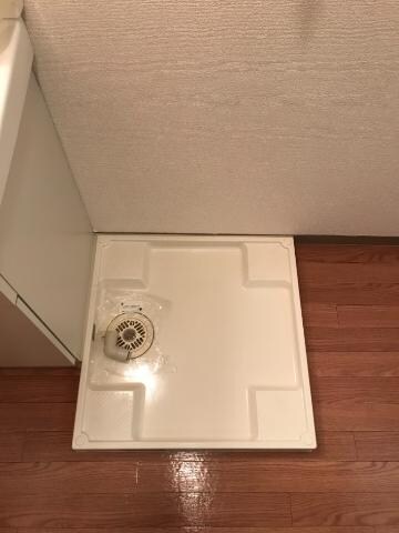 物件内観写真10　(洗濯機置き場)