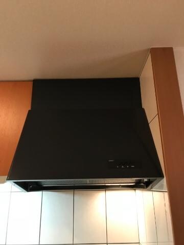 物件内観写真12　(キッチン換気扇)