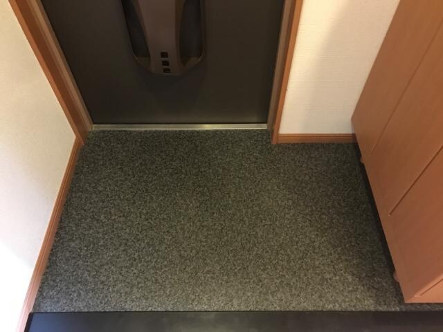 物件内観写真15　(玄関)