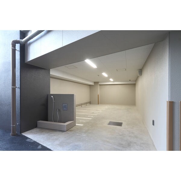 物件外観写真4　(バイク置場)