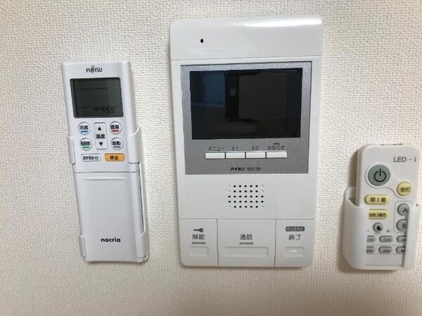 内装他(カメラ付インターホン)