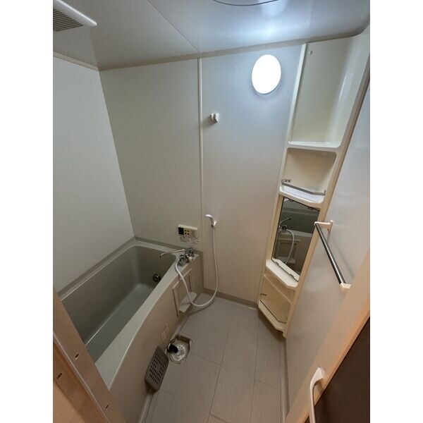 物件内観写真6　(室内写真は別部屋の写真です。)