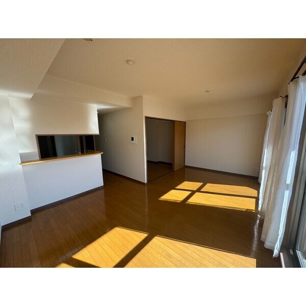 物件内観写真3　(室内写真は別部屋の写真です。)