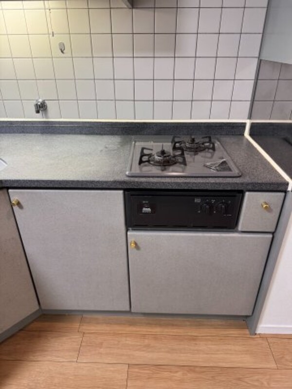 キッチン(※写真は同じマンションの違う部屋のものになります。)