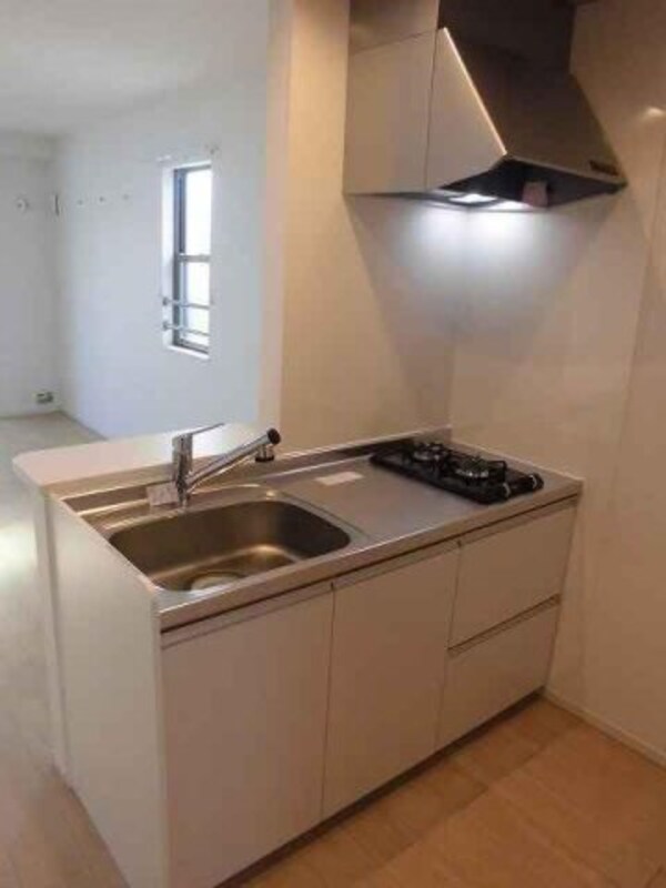 キッチン(コンパクトなキッチンで掃除もラクラク)