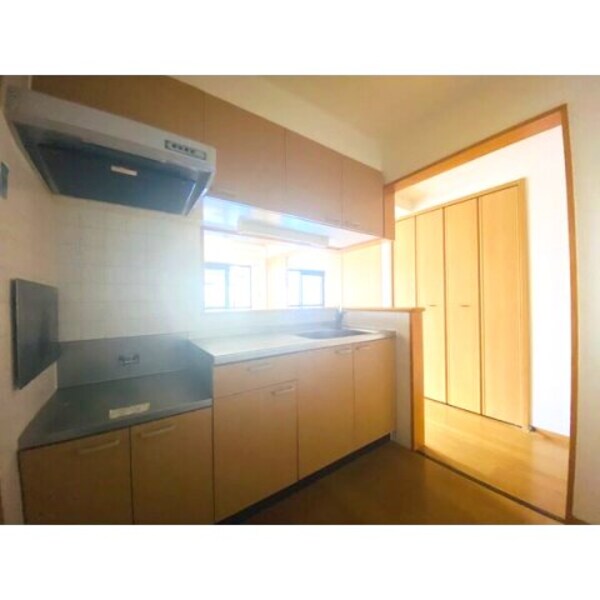 キッチン(室内写真は別部屋の写真です。)