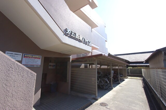 物件外観写真2　(毎日通るエントランスはこのようになっています)