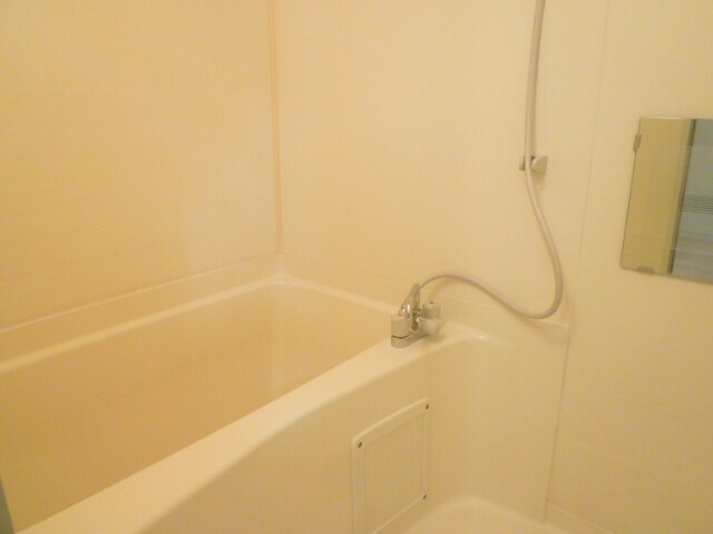 物件内観写真7　(コンパクトで使いやすいお風呂です)