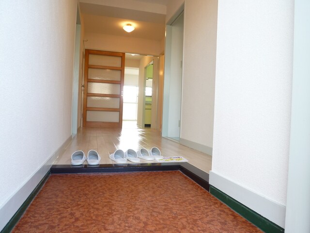 物件内観写真13　(きれいな玄関です)