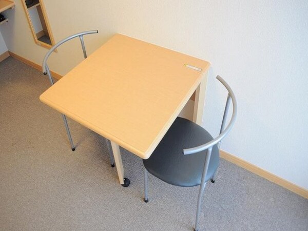 その他(折り畳みできるテーブルです。)