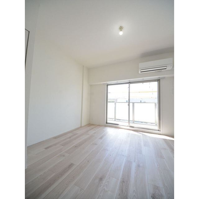 居室(※303号室の写真)