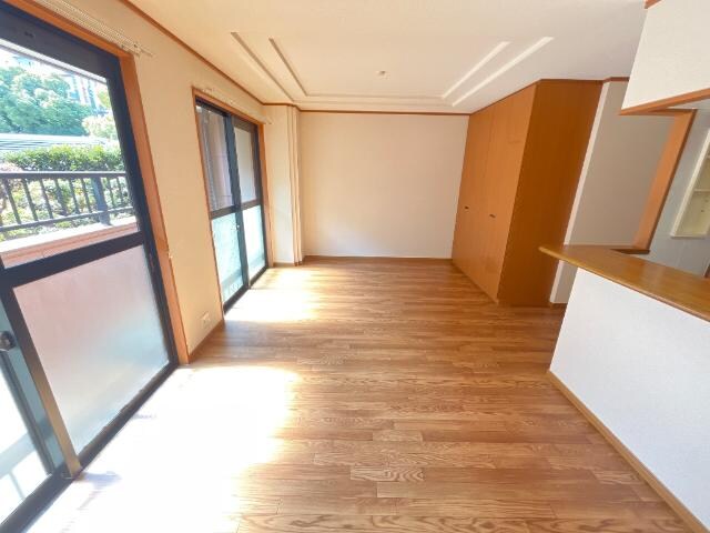 物件内観写真10　(リビング)