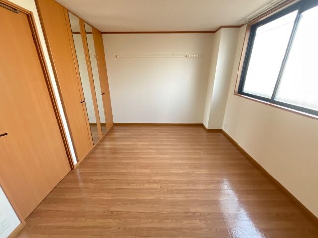 物件内観写真11　(寝室)