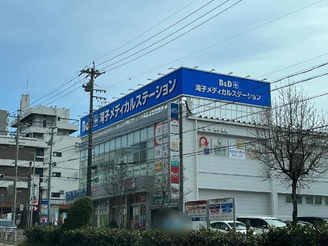 物件外観写真4　(サークルK中山店まで621ｍ)