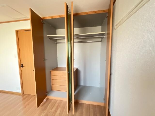 物件内観写真14　(クローゼット)