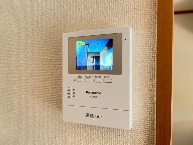 物件内観写真16　(カメラ付インターホン)