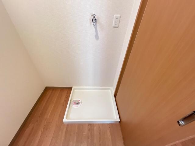 物件内観写真23　(洗濯機置場)