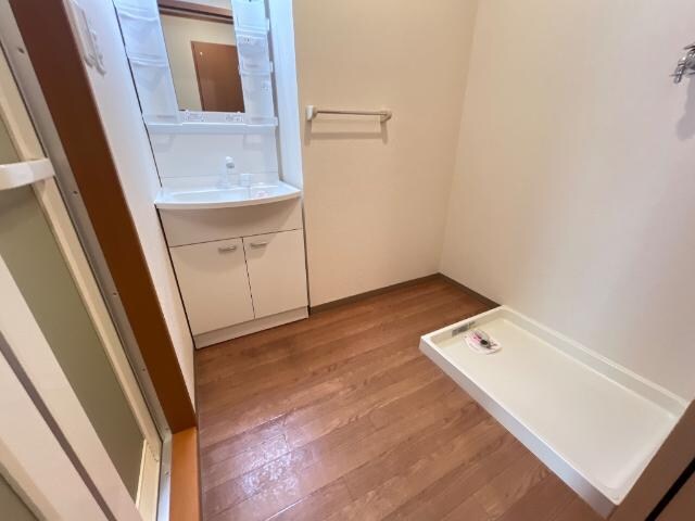 物件内観写真26　(脱衣スペース)