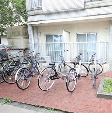 物件内観写真9　(駐輪場)