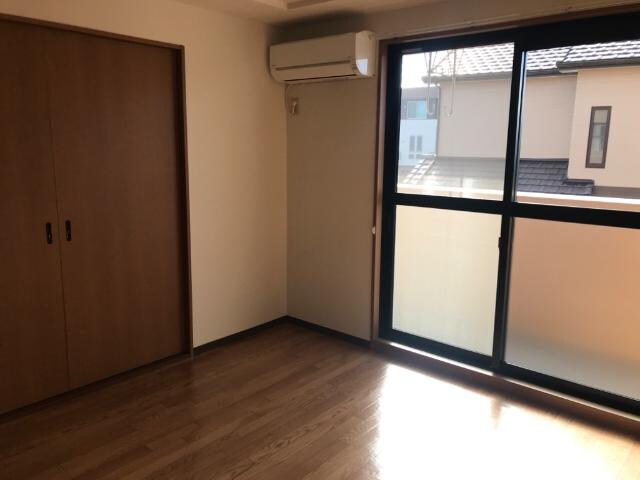 物件内観写真4　(リビング)