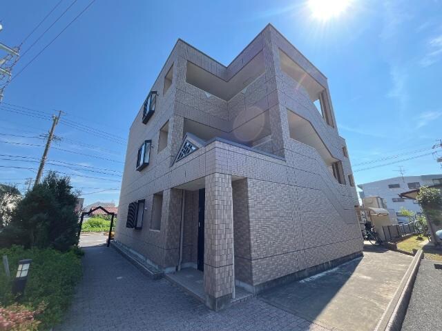 物件外観写真2　(外観写真（昼）)