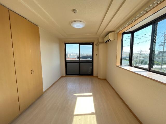 物件内観写真11　(洋室)