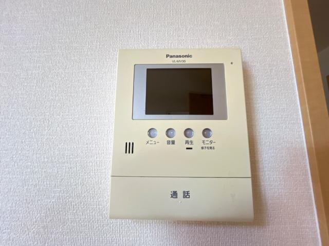 物件内観写真15　(カメラ付インターホン)