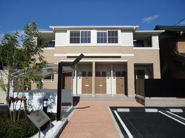 物件外観写真1　(外観写真（昼）)