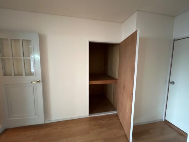 物件内観写真16　(リビング収納)