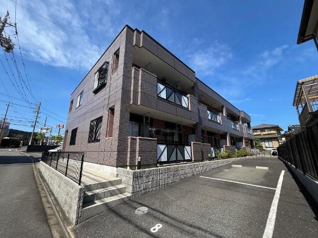 物件外観写真1　(外観写真（昼）)