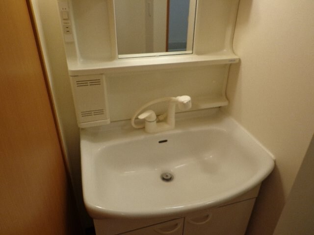 物件内観写真8　(洗髪洗面化粧台)