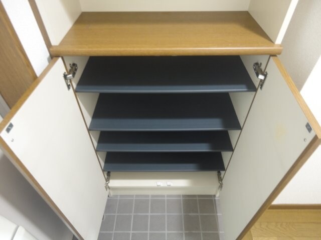 物件内観写真17　(下駄箱)