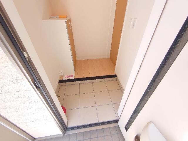 物件内観写真19　(玄関)