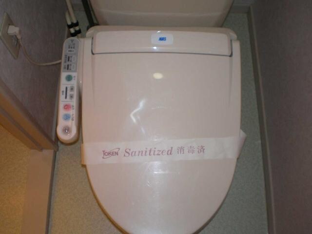 物件内観写真11　(シャワー付トイレ)