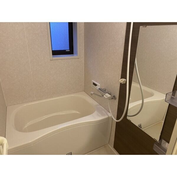 物件内観写真6　(室内写真は別部屋の写真です。)