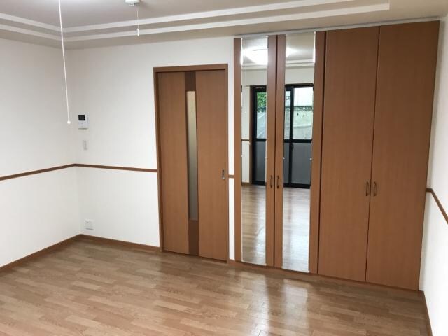 物件内観写真4　(洋室)